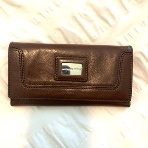 Michael Kors Brown Leather Wallet (Authentic)